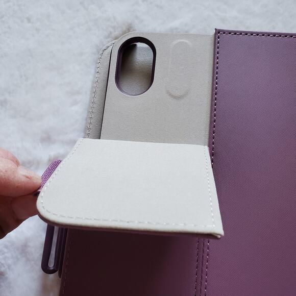 Speck Balance Folio for iPad 10.9" (2022) 4th Generation - Picture 10 of 10